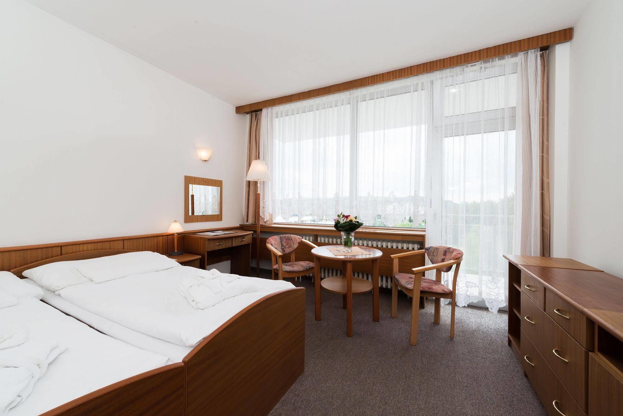 Ensana Splendid Hotel Piestany Bagian luar foto