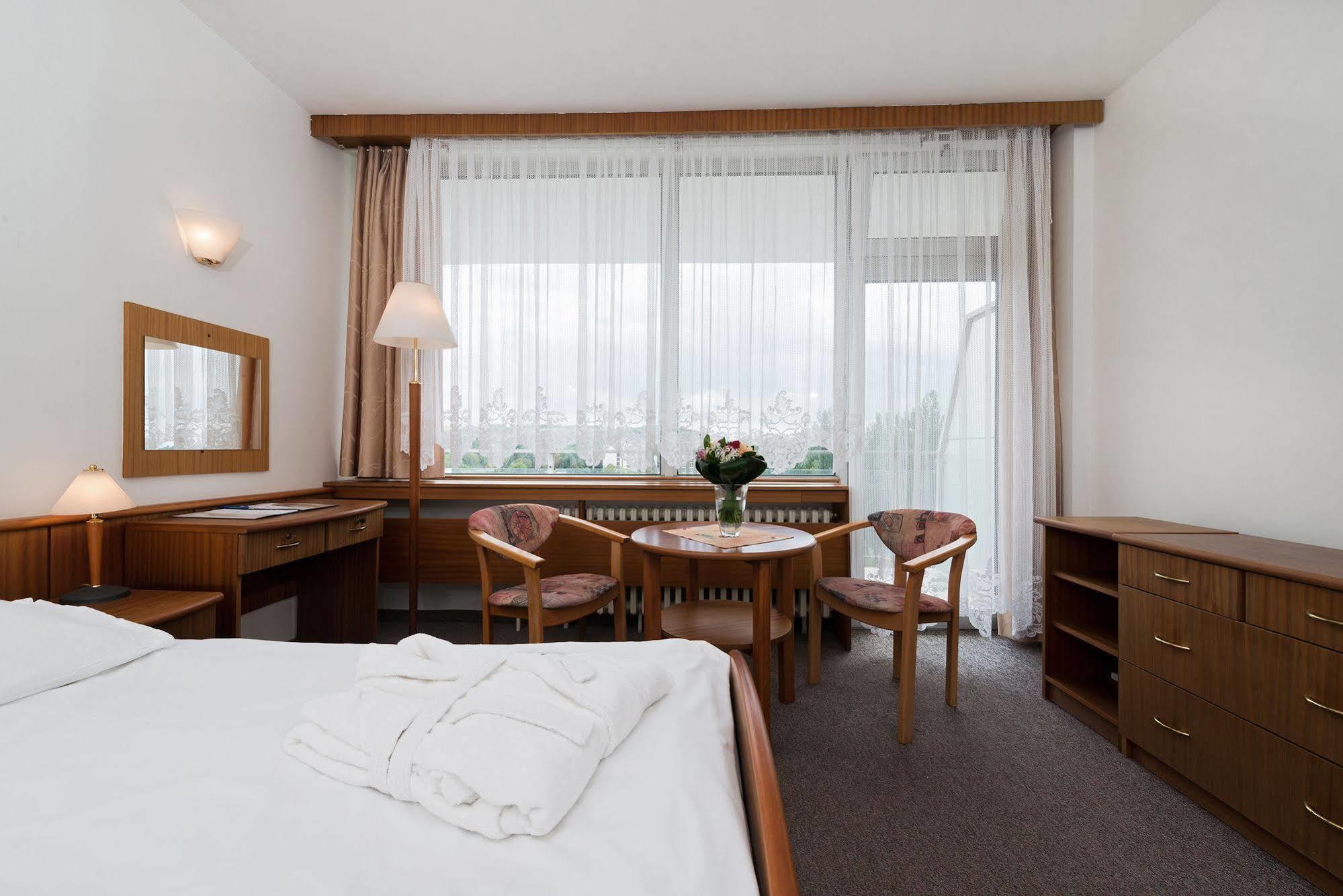 Ensana Splendid Hotel Piestany Bagian luar foto